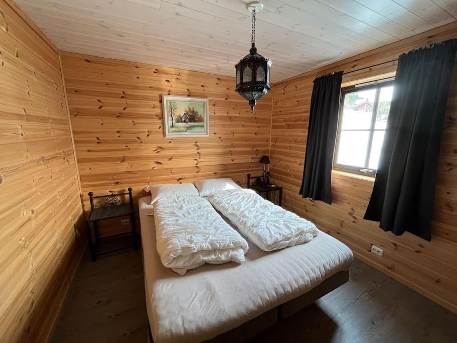 Cabin In Beautiful Surroundings At Harpefossen Nordfjordeid Kültér fotó