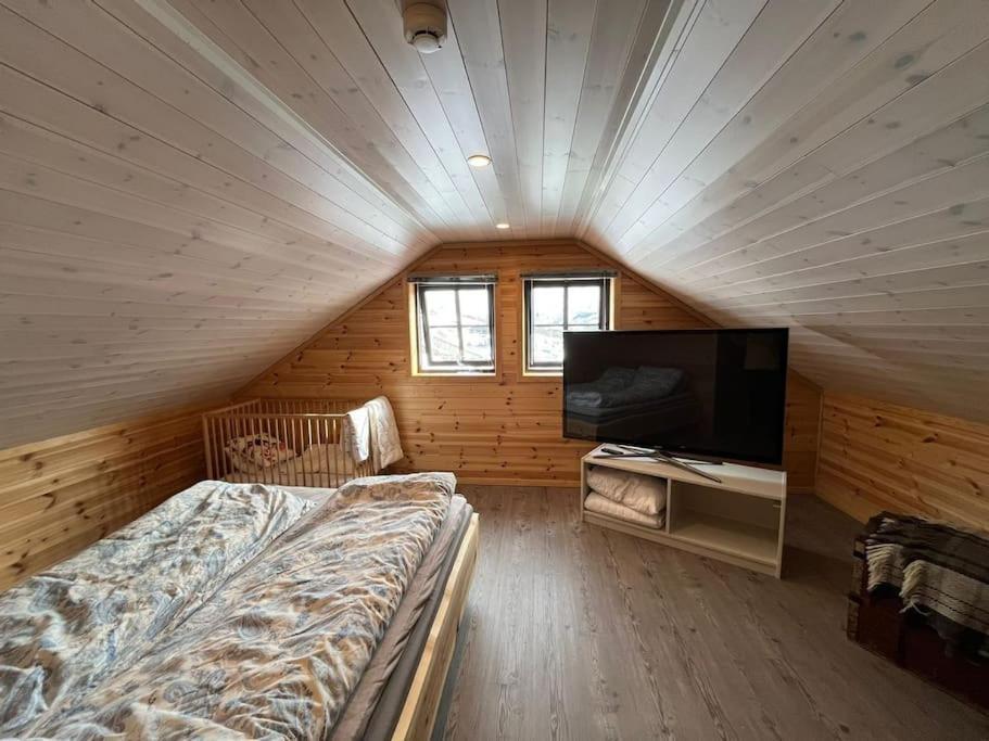 Cabin In Beautiful Surroundings At Harpefossen Nordfjordeid Kültér fotó
