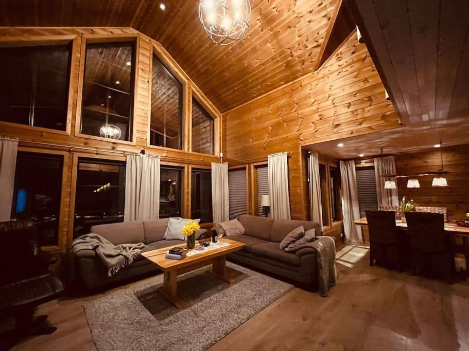 Cabin In Beautiful Surroundings At Harpefossen Nordfjordeid Kültér fotó